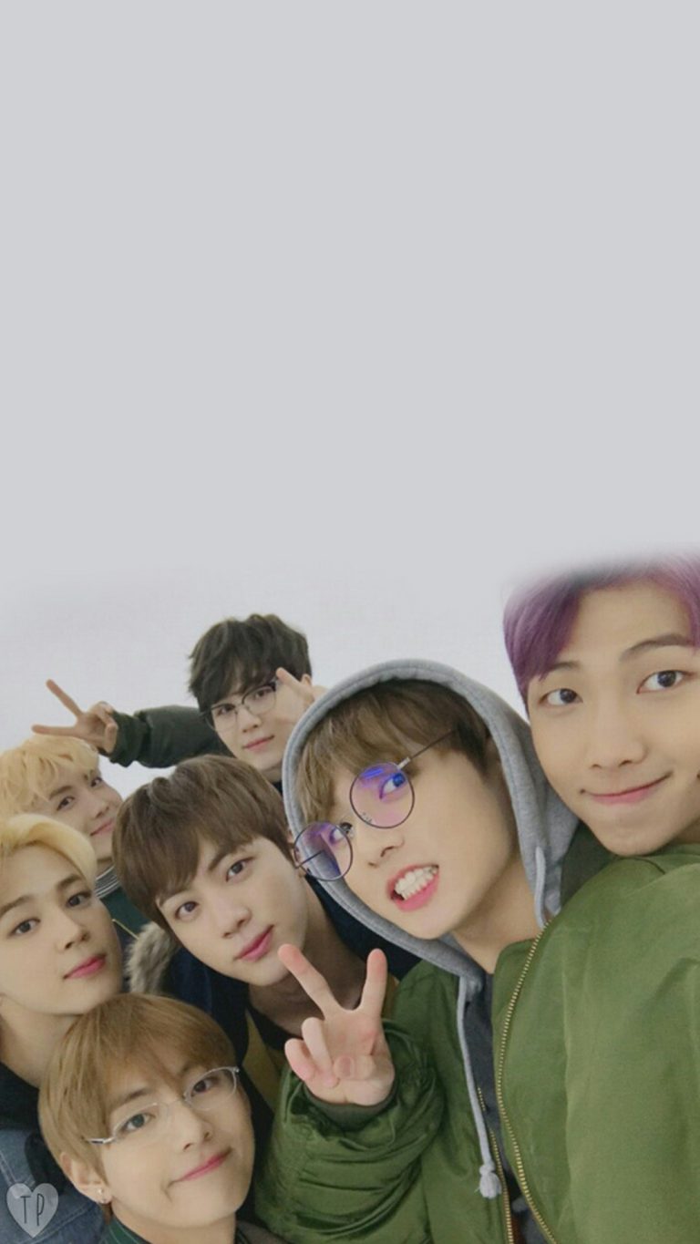 BTS iPhone Wallpaper Lock Screen - 2022 Cute iPhone Wallpaper